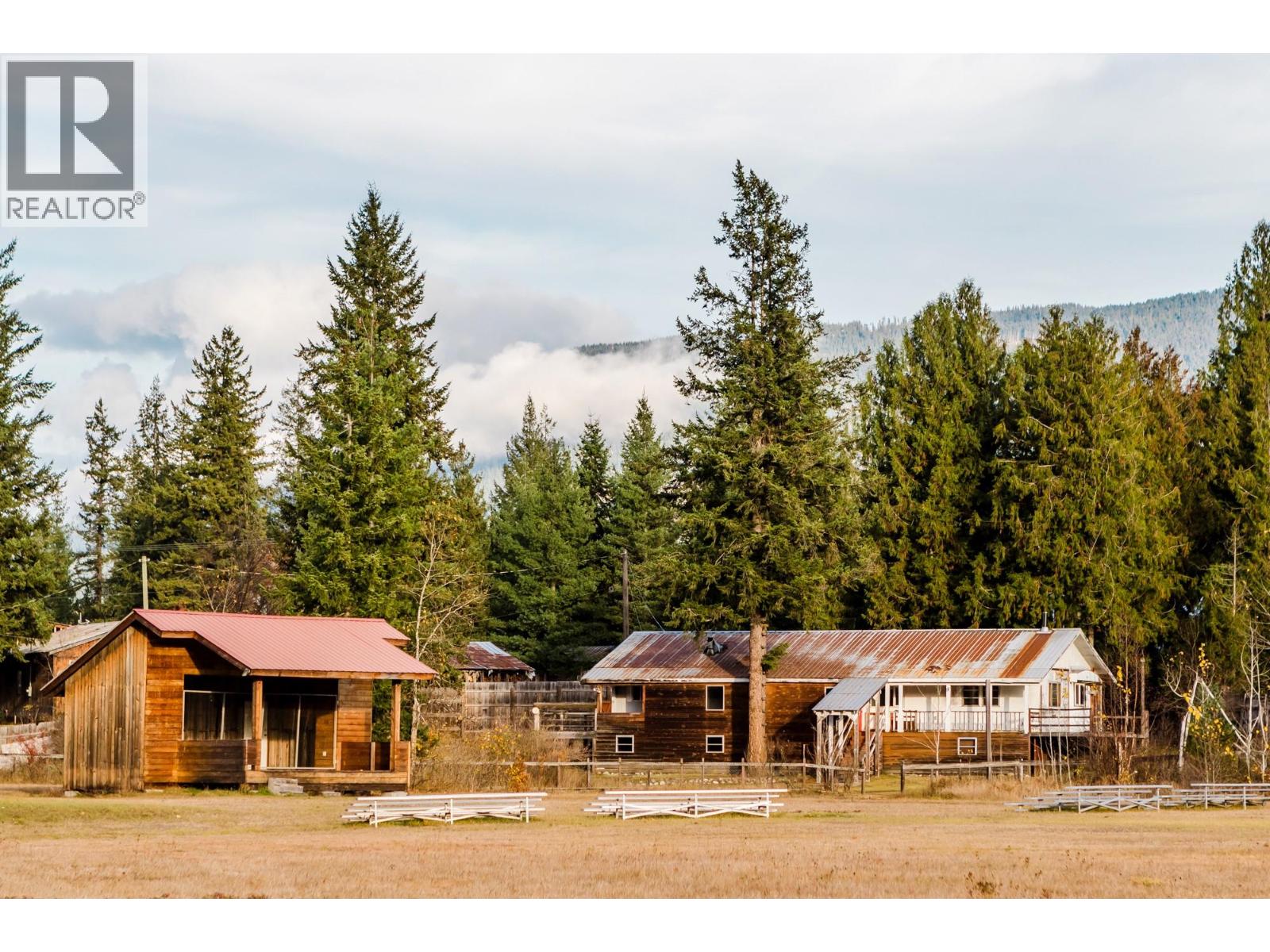 3974 Malakwa Station Road - 32