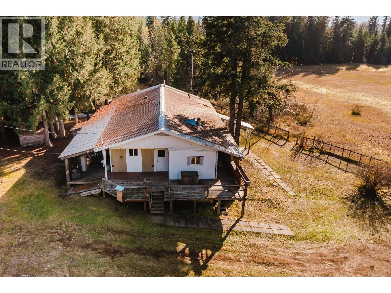 3974 Malakwa Station Road - 40
