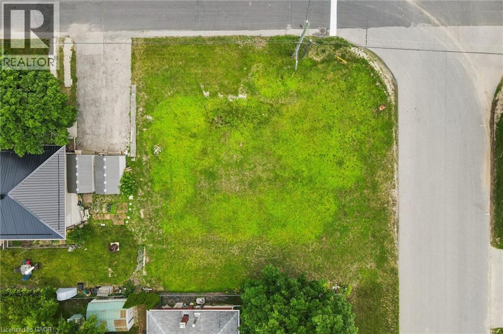 46 DANIEL Avenue — photo 2