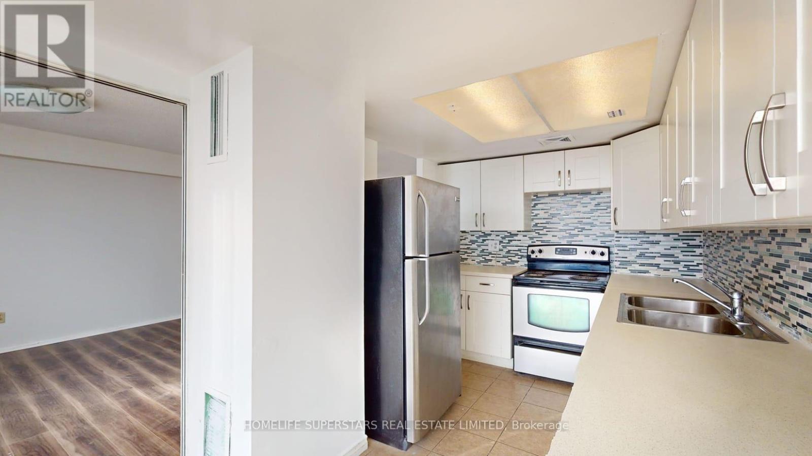 #1204 10 MARKBROOK LANE - 11