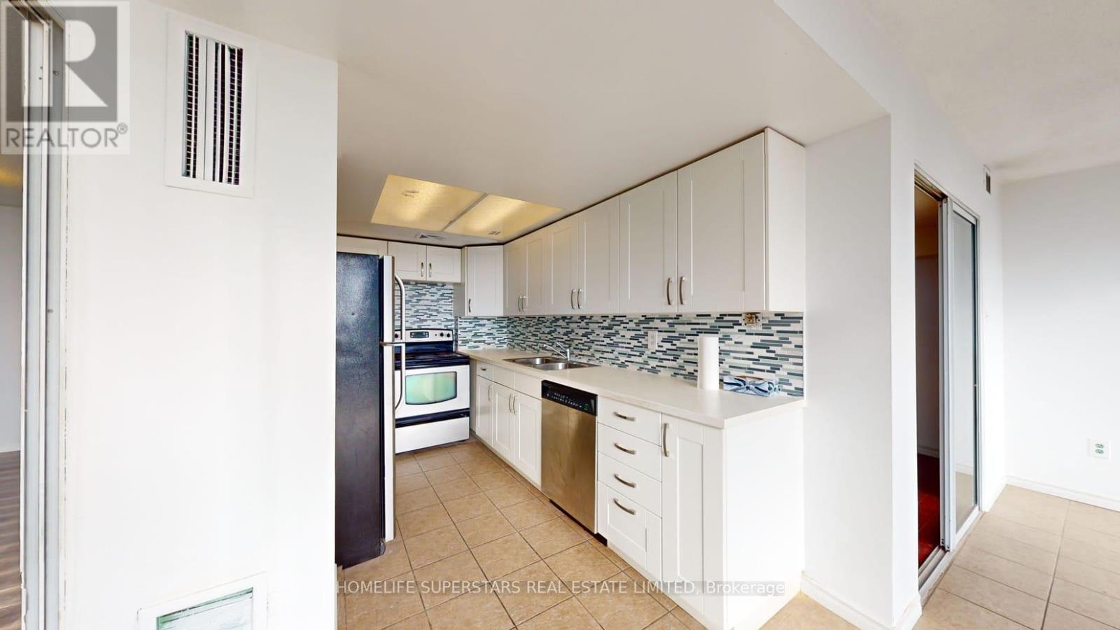 #1204 10 MARKBROOK LANE - 16