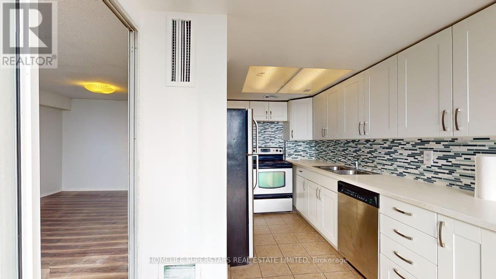 #1204 10 MARKBROOK LANE - 17