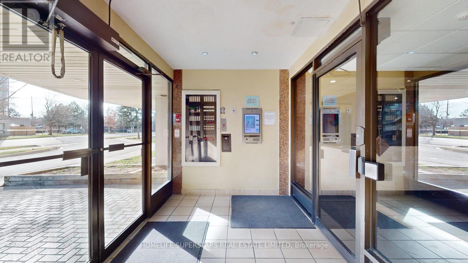 #1204 10 MARKBROOK LANE - 22