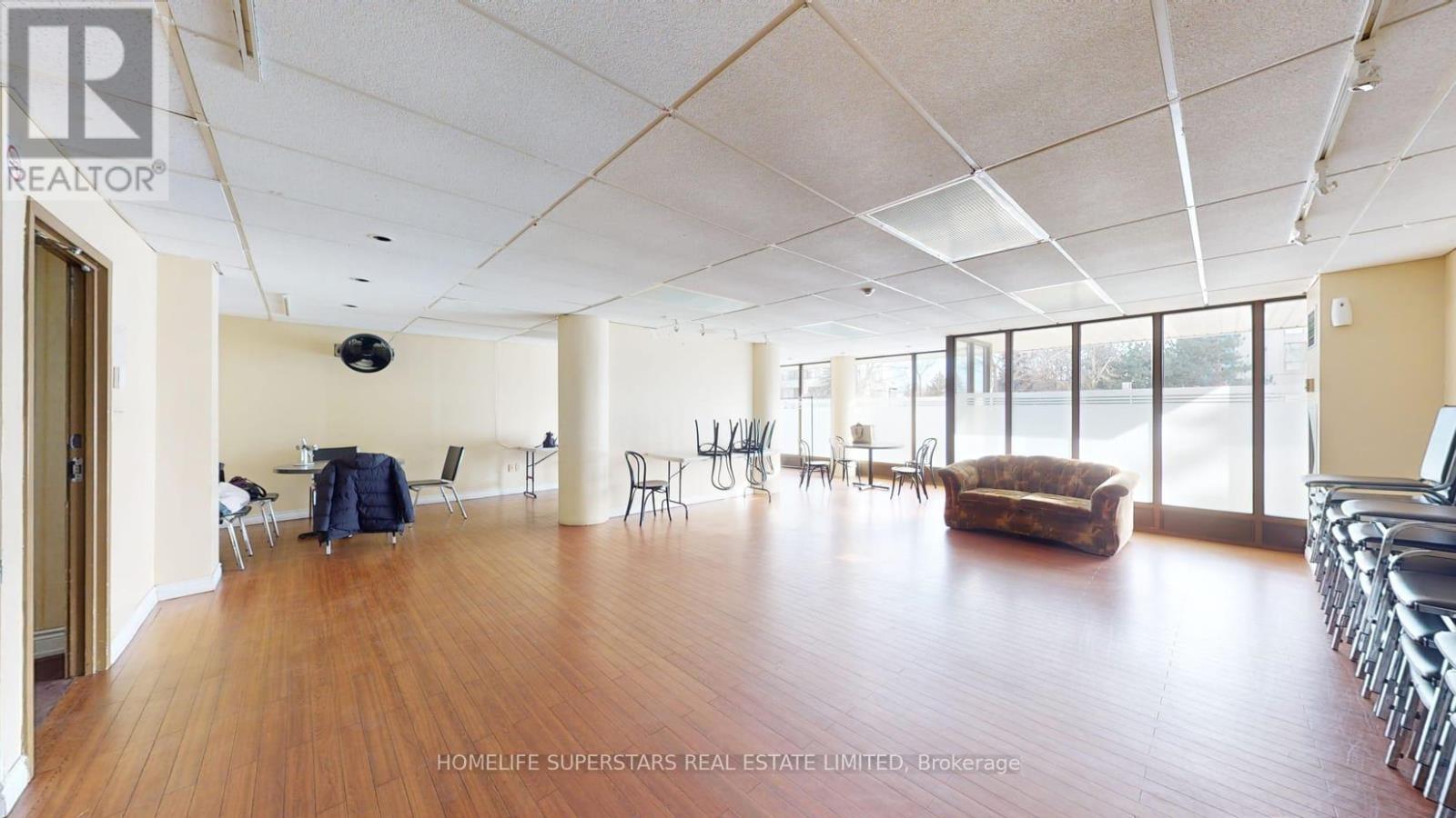 #1204 10 MARKBROOK LANE - 31