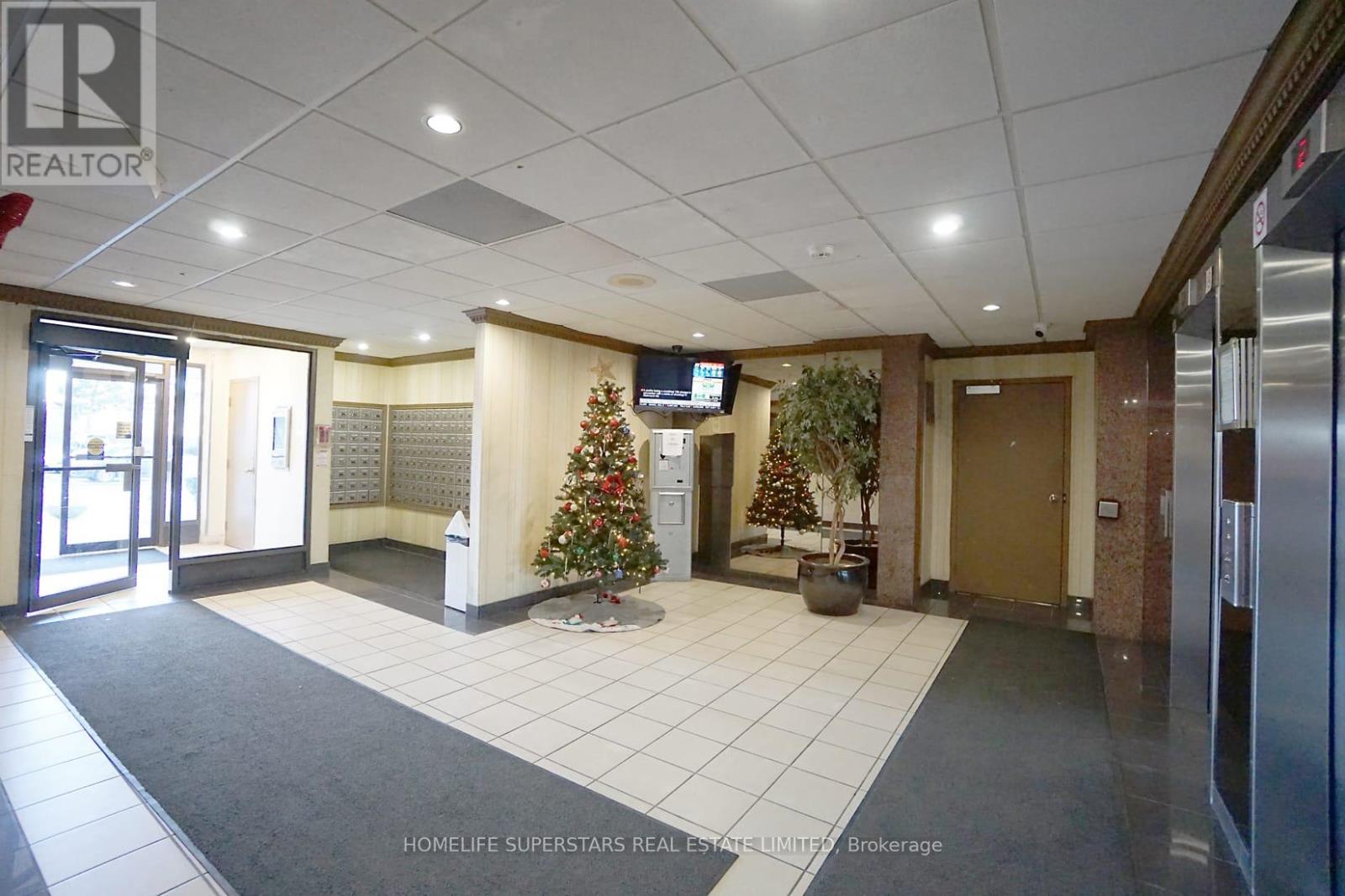 #1204 10 MARKBROOK LANE - Image 35