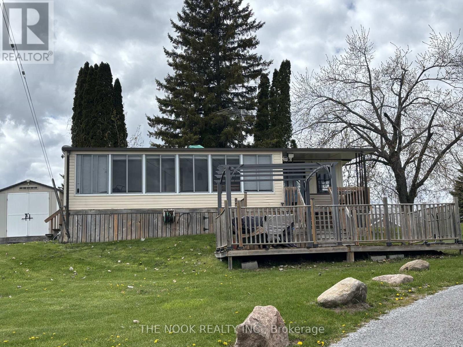 UNIT #1 MARINA CRESCENT - 920 SKYLINE ROAD - 22