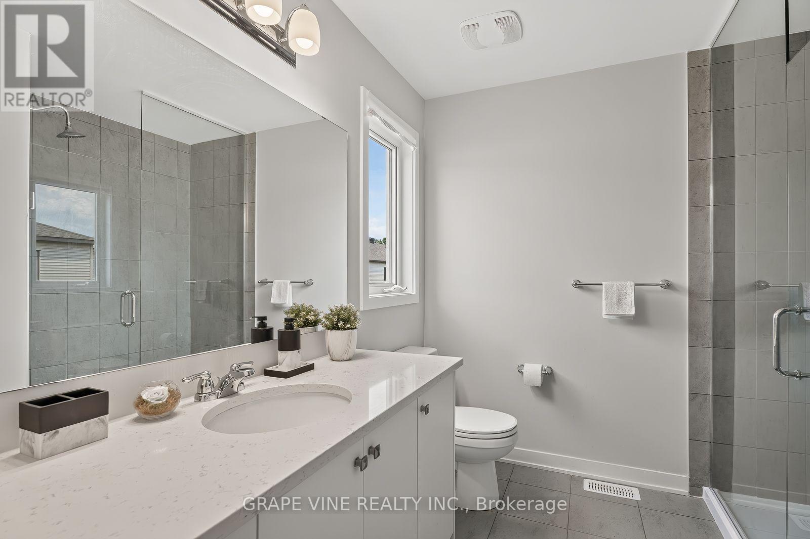 225 BILLRIAN CRESCENT - 20