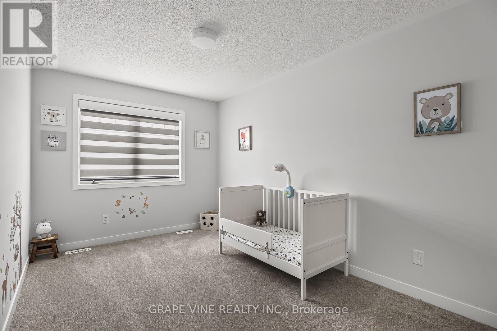 225 BILLRIAN CRESCENT - 24