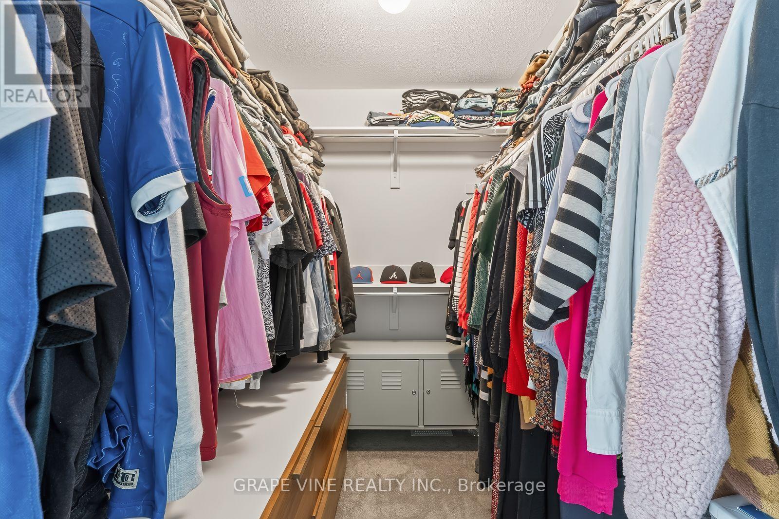 225 BILLRIAN CRESCENT - 22