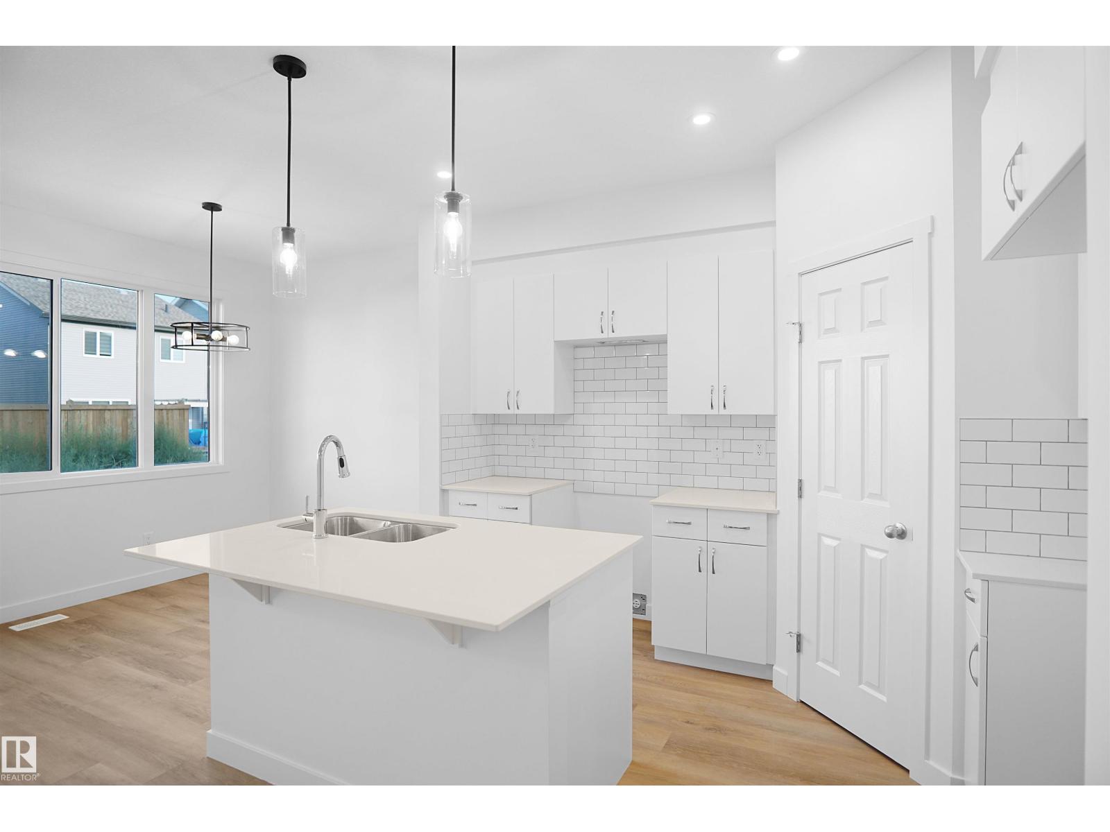 12127 34 AV SW - 11