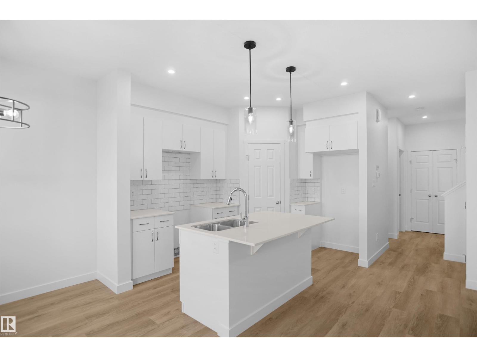 12127 34 AV SW - 13