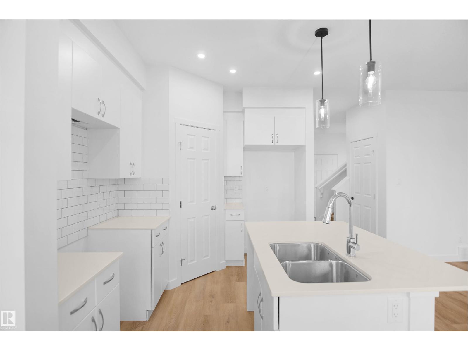 12127 34 AV SW - 14
