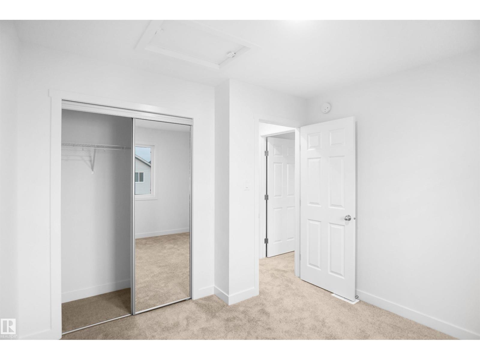 12127 34 AV SW - 31