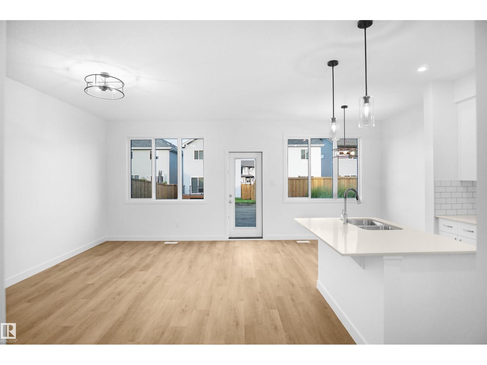 12127 34 AV SW - 7