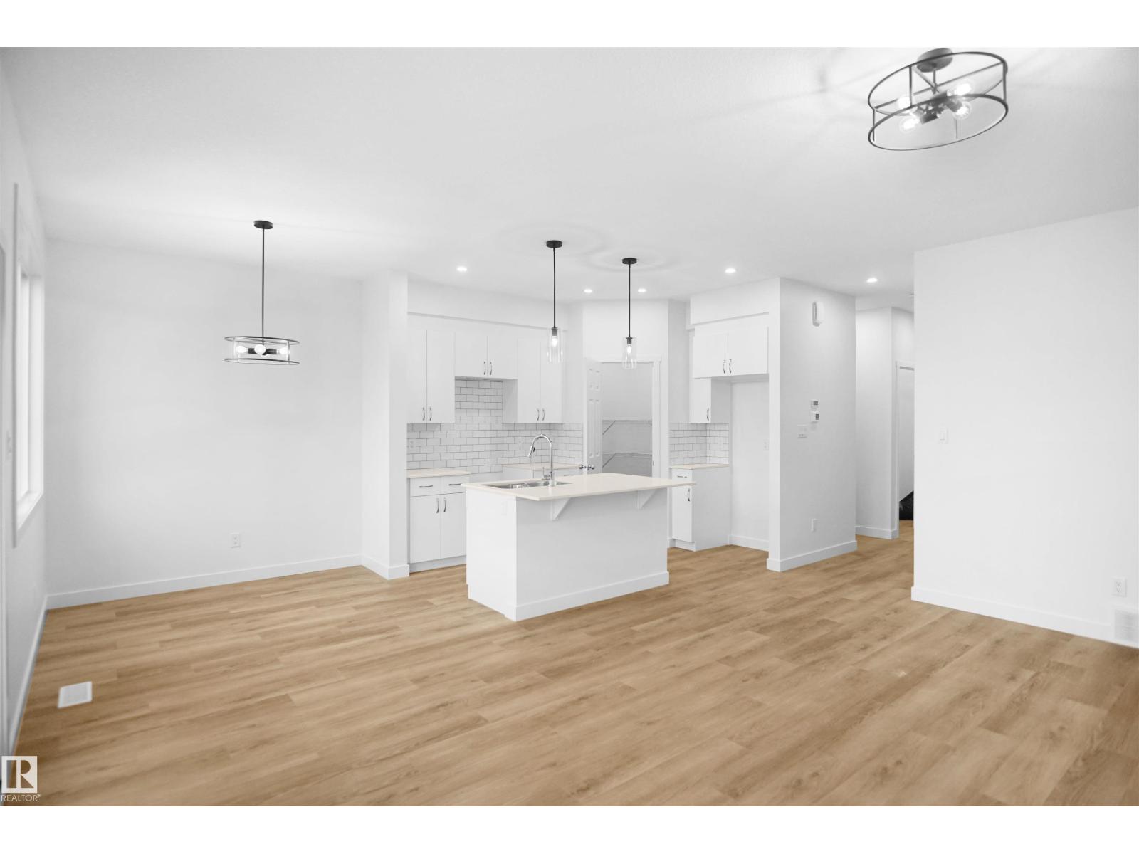 12127 34 AV SW - 8