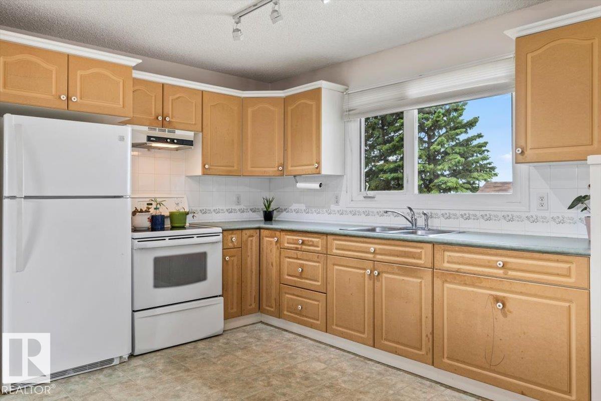 5126 53 Street - 10