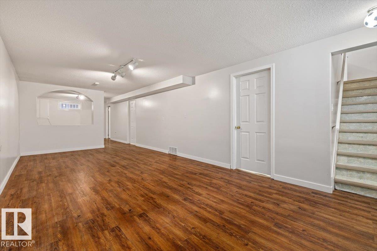 5126 53 Street - 24