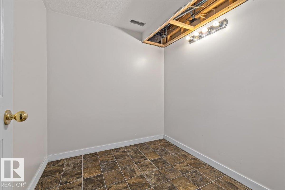5126 53 Street - 30