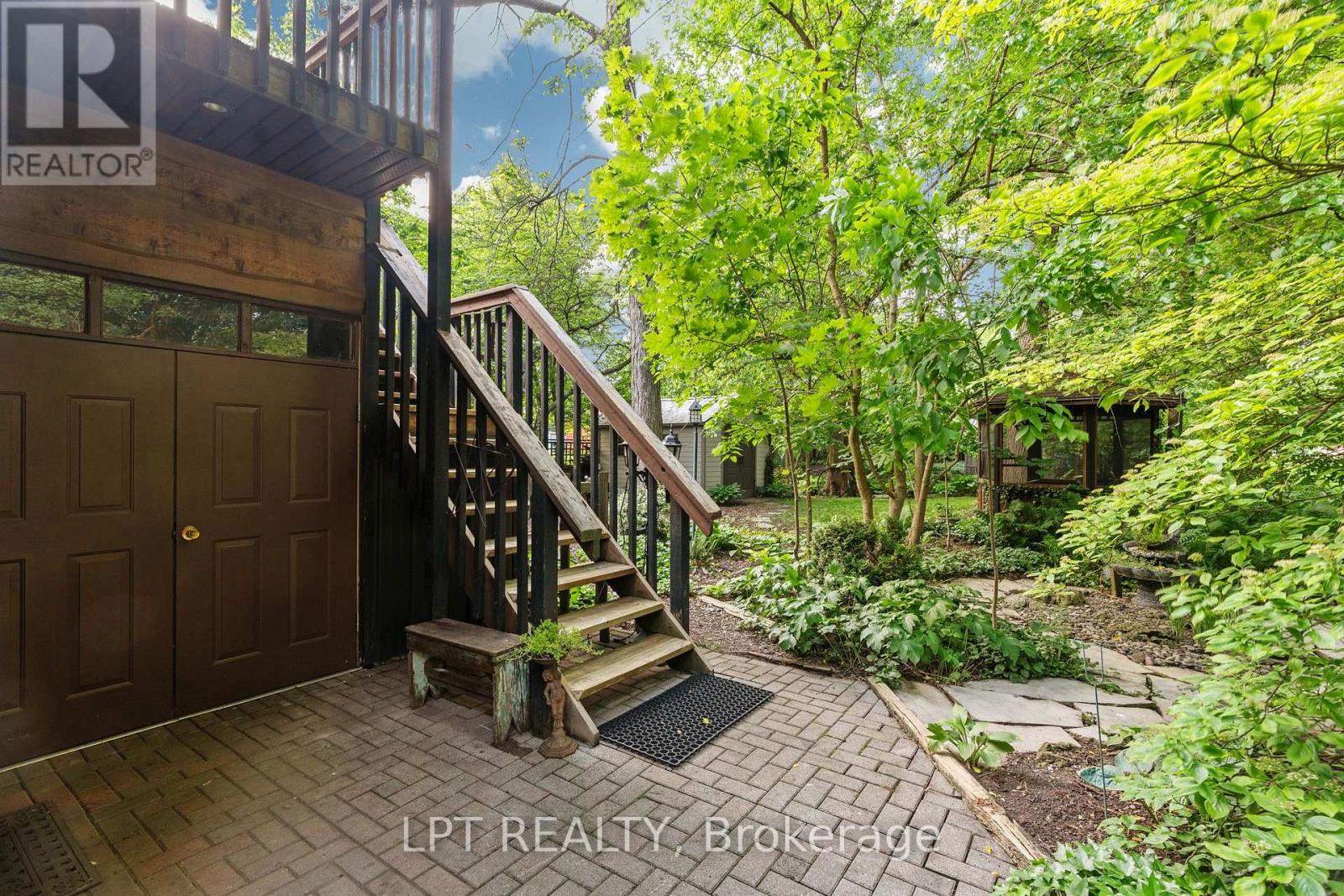8452 DEFORE DRIVE - Image 21