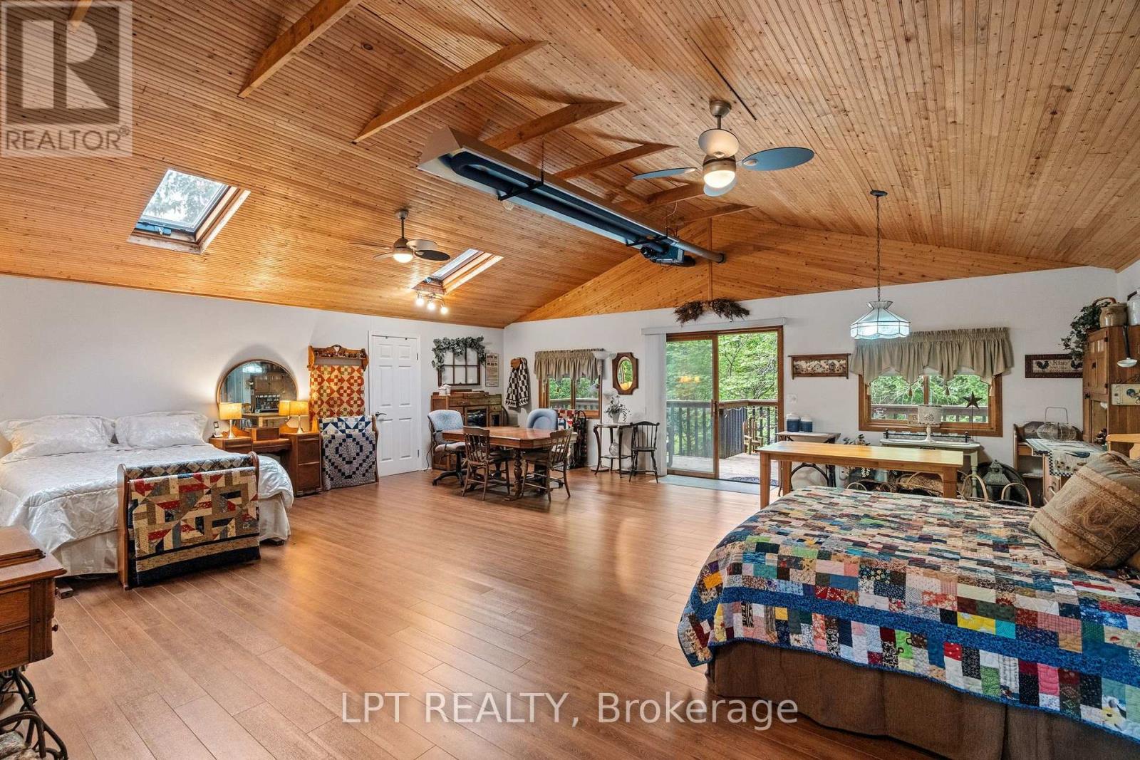 8452 DEFORE DRIVE - Image 23