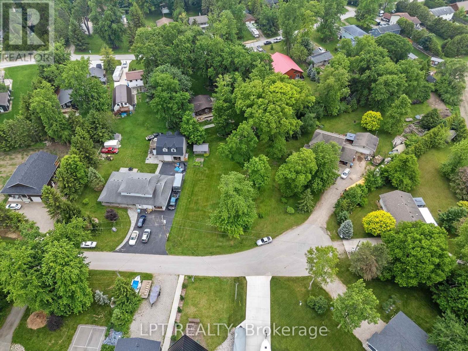 8452 DEFORE DRIVE - Image 31