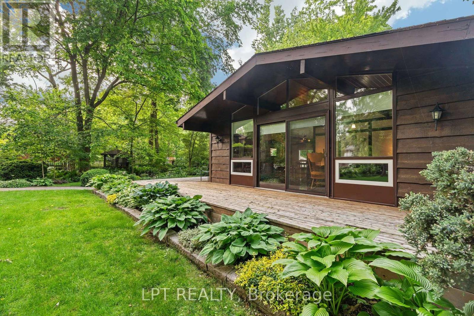 8452 DEFORE DRIVE - Image 4