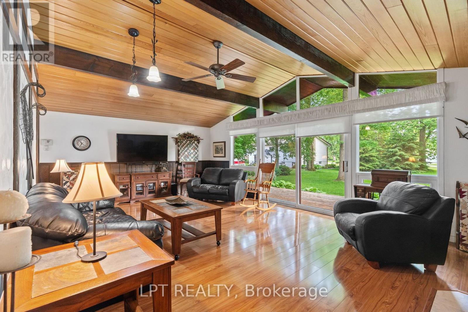 8452 DEFORE DRIVE - Image 7