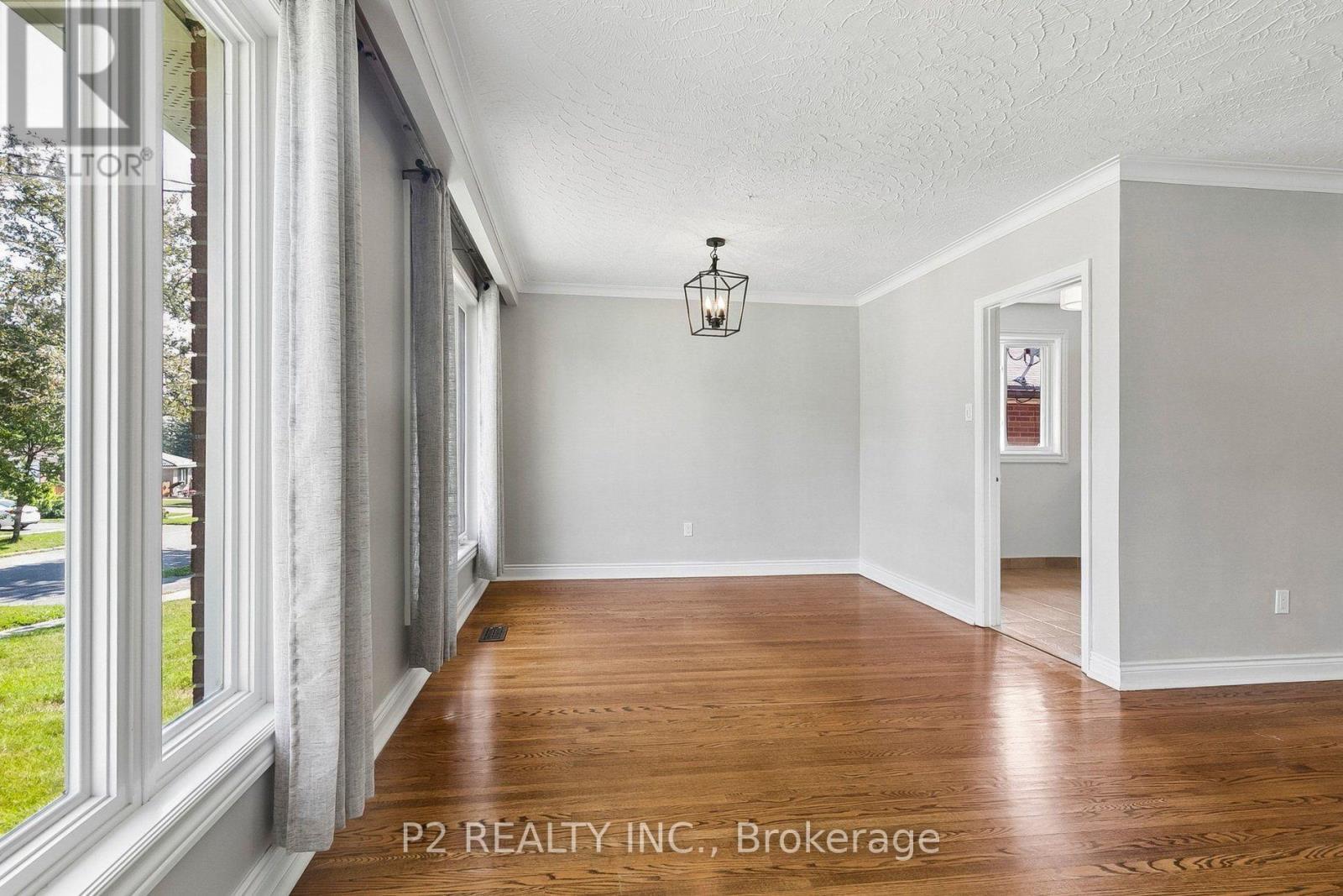 121 CONFEDERATION DRIVE - 11