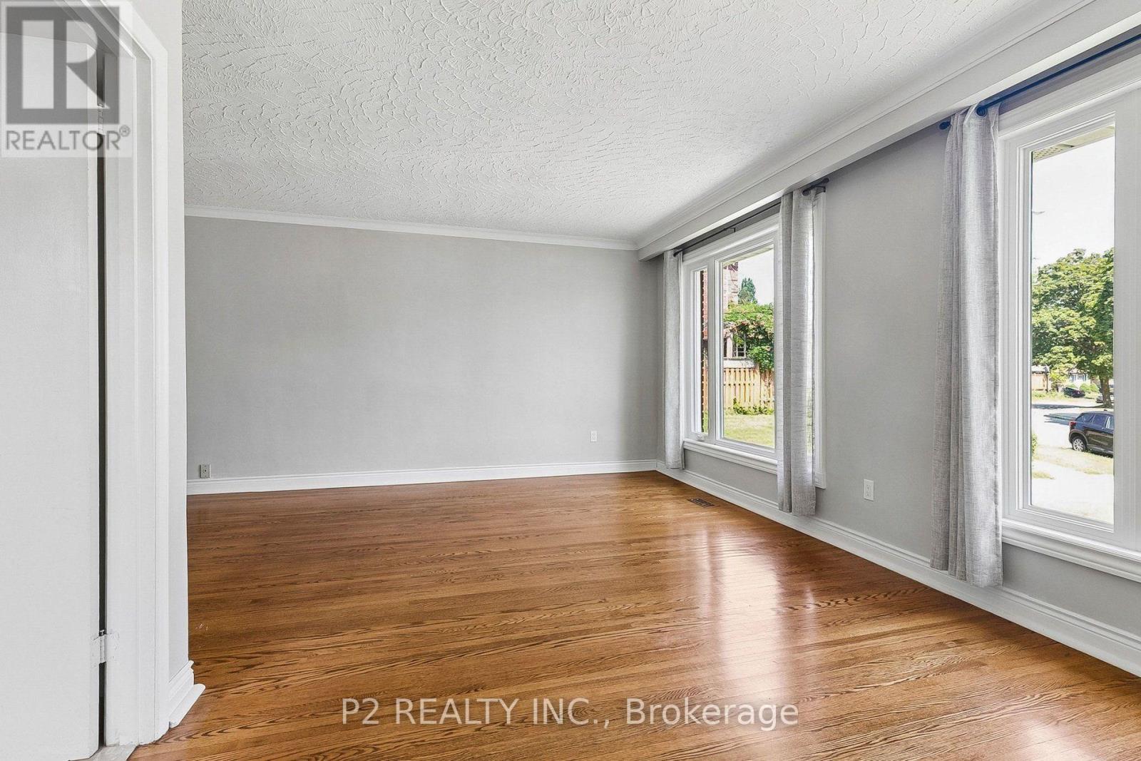 121 CONFEDERATION DRIVE - 14