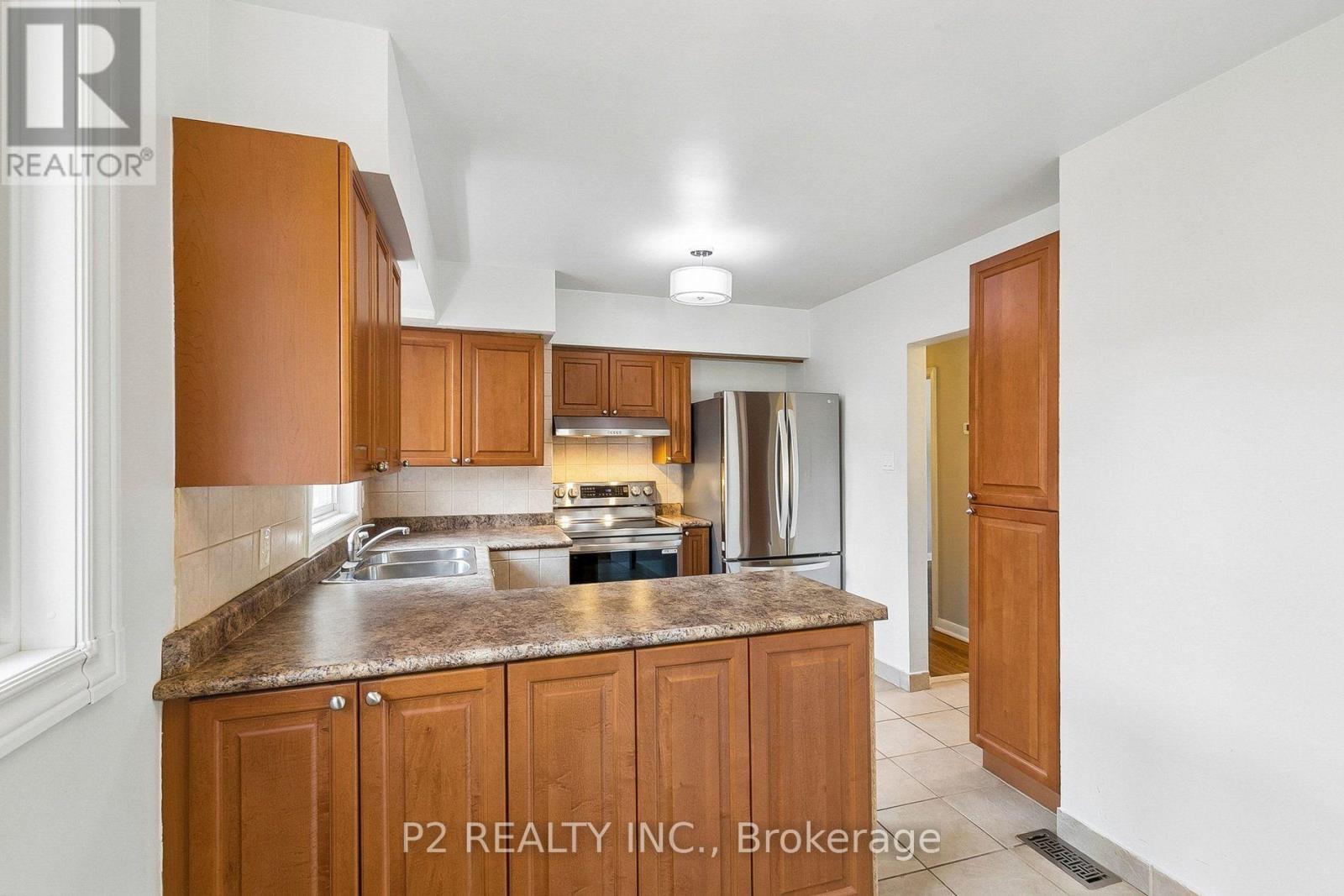 121 CONFEDERATION DRIVE - 17