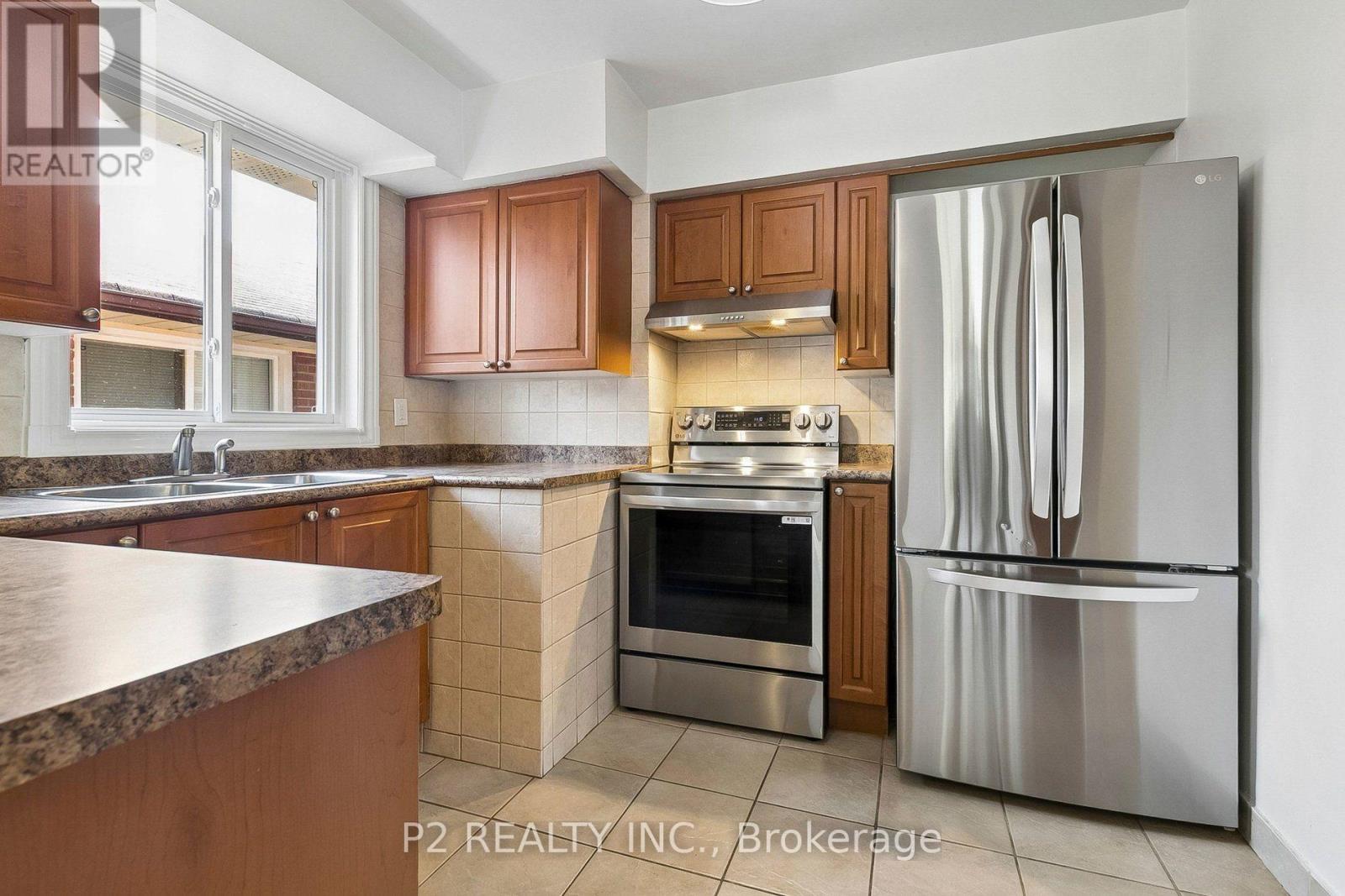 121 CONFEDERATION DRIVE - 18