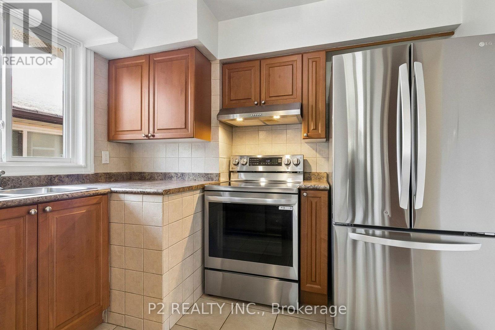 121 CONFEDERATION DRIVE - 19