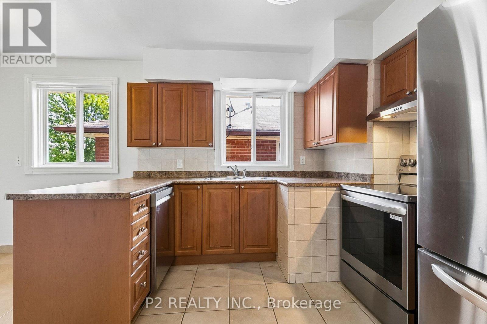 121 CONFEDERATION DRIVE - 20
