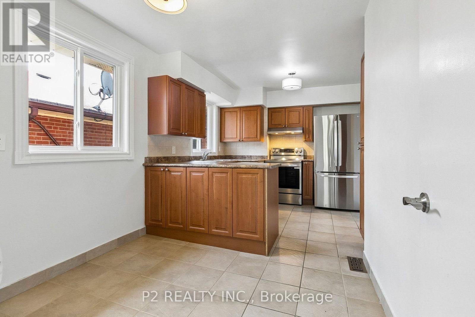121 CONFEDERATION DRIVE - 25