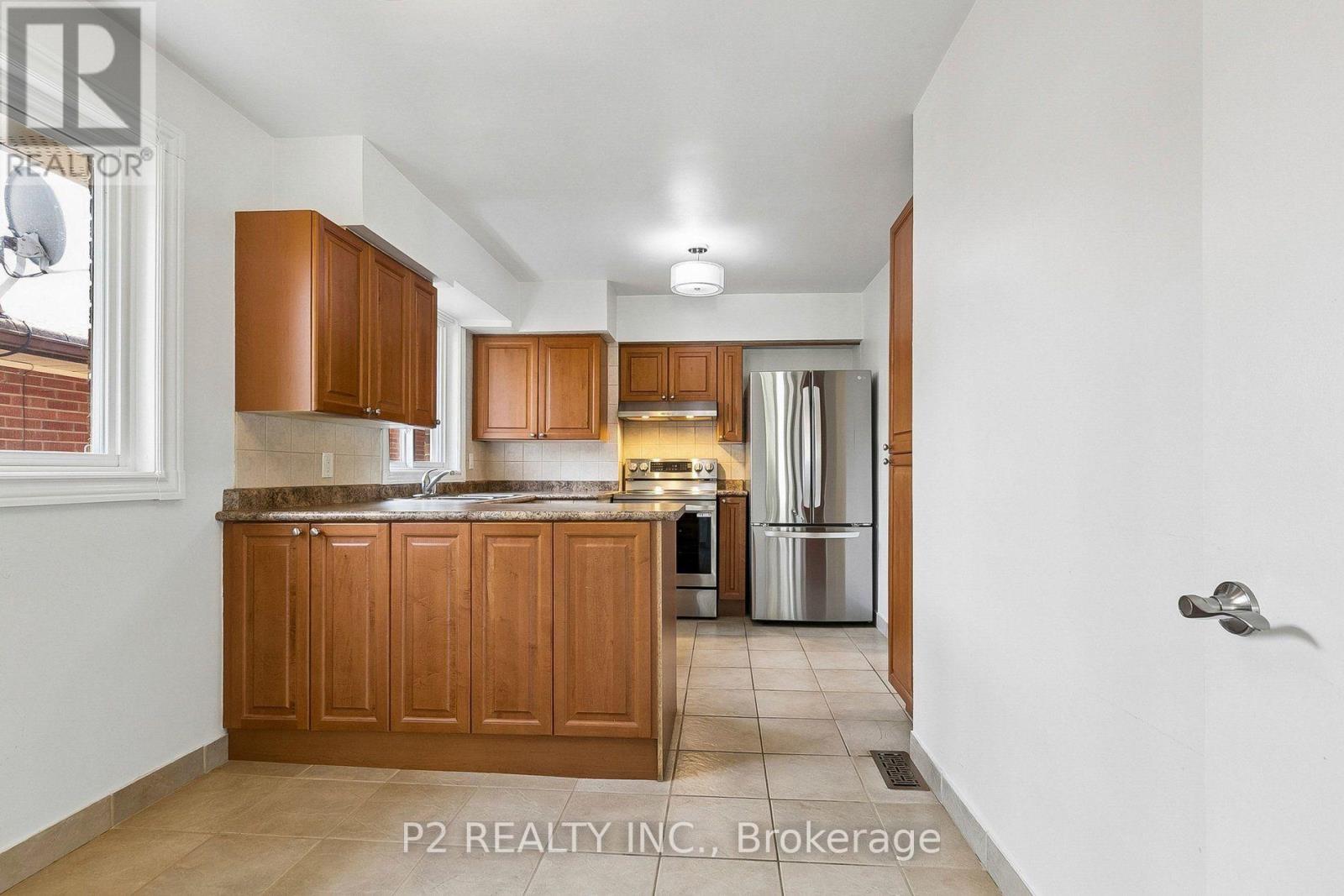121 CONFEDERATION DRIVE - 26