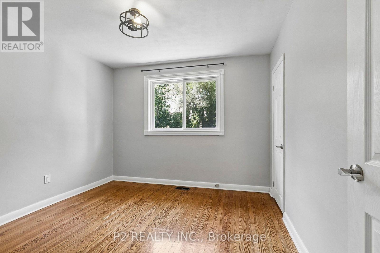 121 CONFEDERATION DRIVE - 31