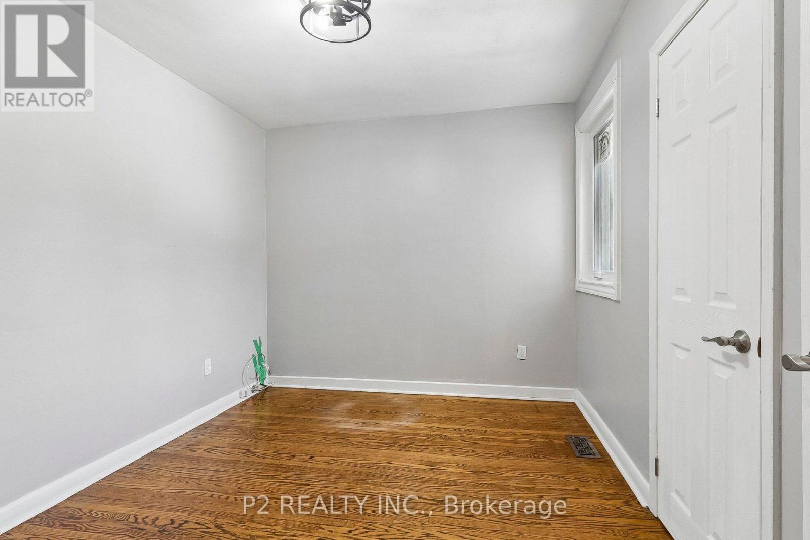121 CONFEDERATION DRIVE - 35