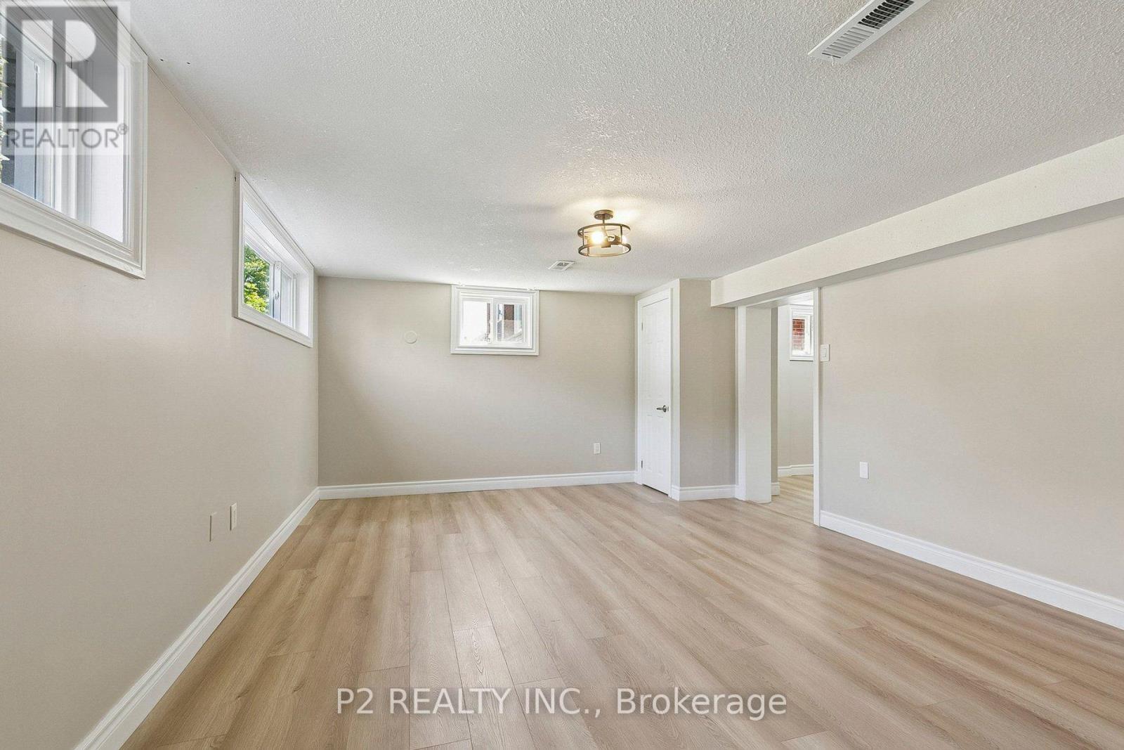 121 CONFEDERATION DRIVE - 39