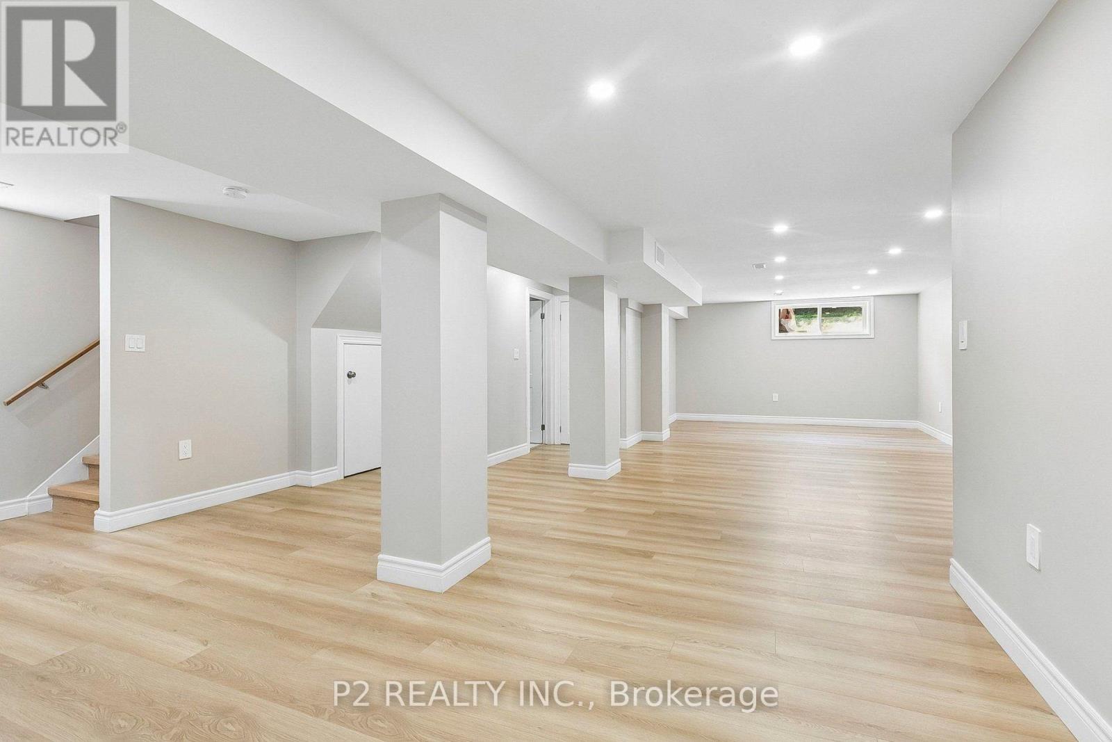 121 CONFEDERATION DRIVE - 42