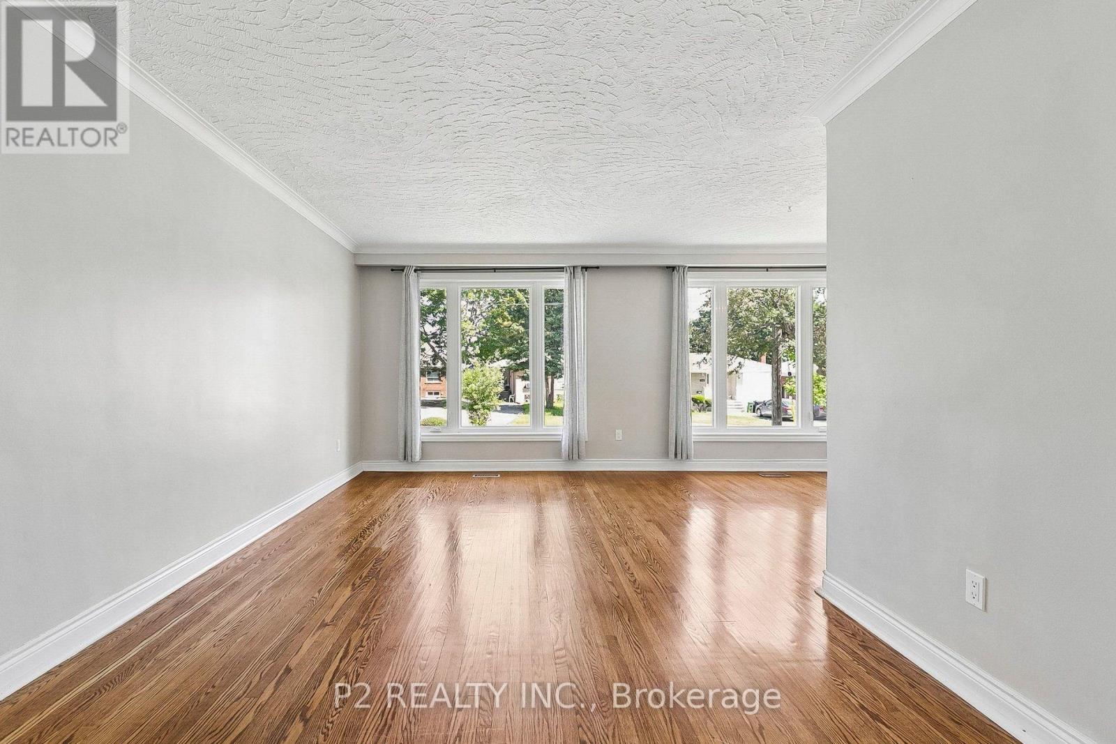 121 CONFEDERATION DRIVE - 6
