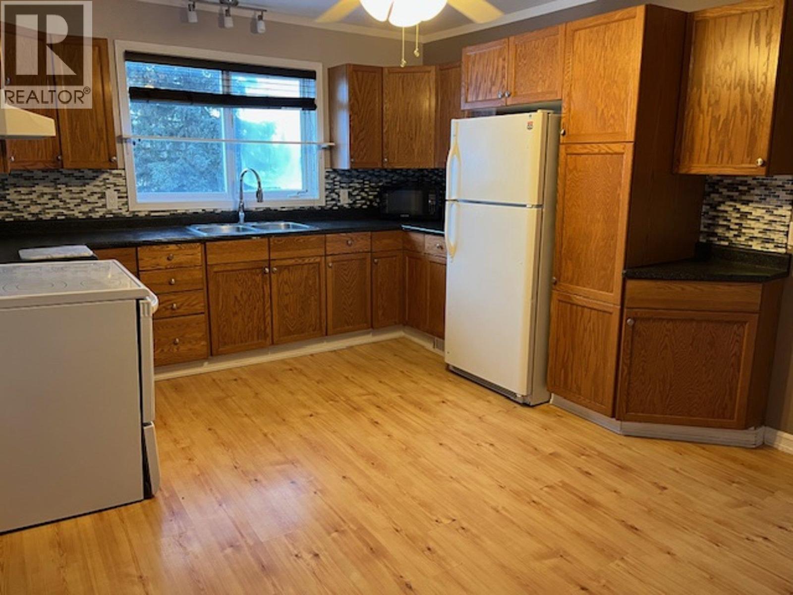 13095 LAKESHORE DRIVE - 5