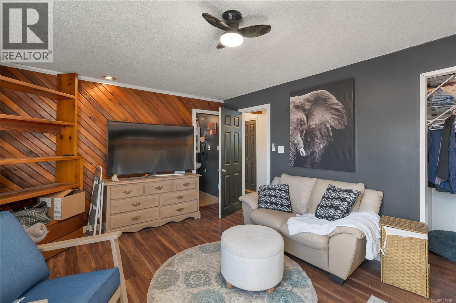 221 Hilchey Rd - 8