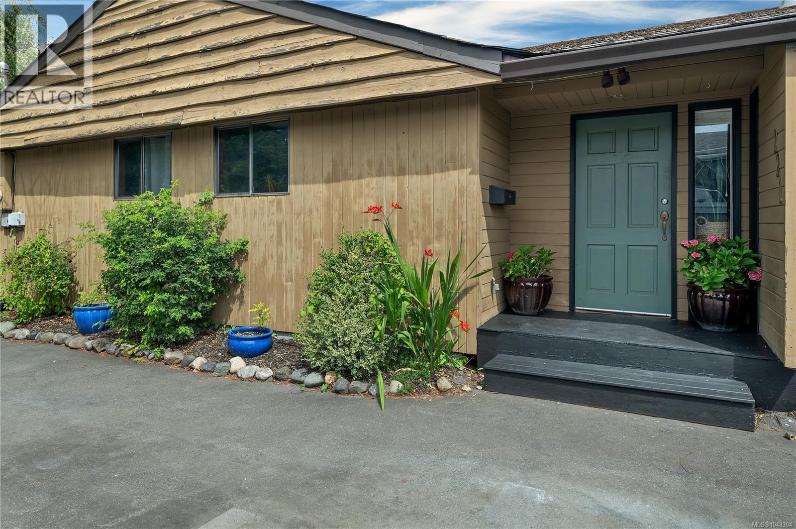 221 Hilchey Rd - 3