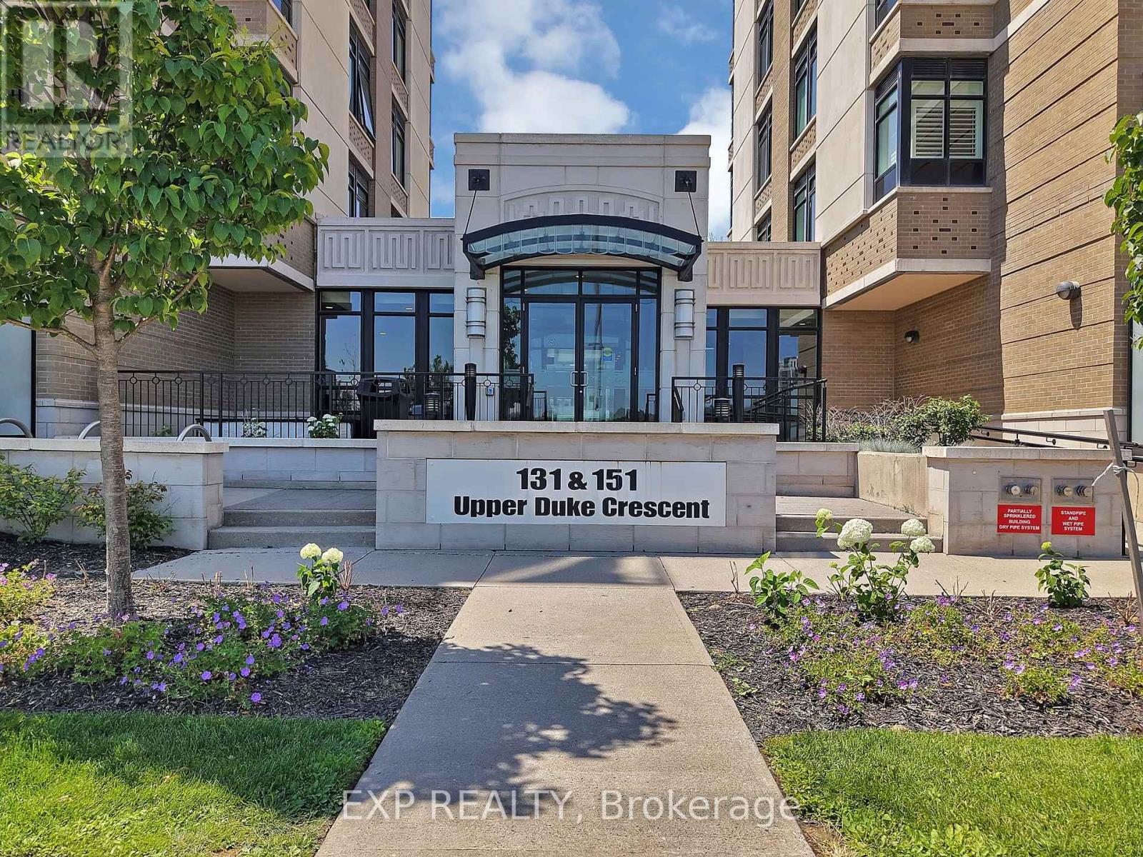 #1004 131 UPPER DUKE CRESCENT - 25
