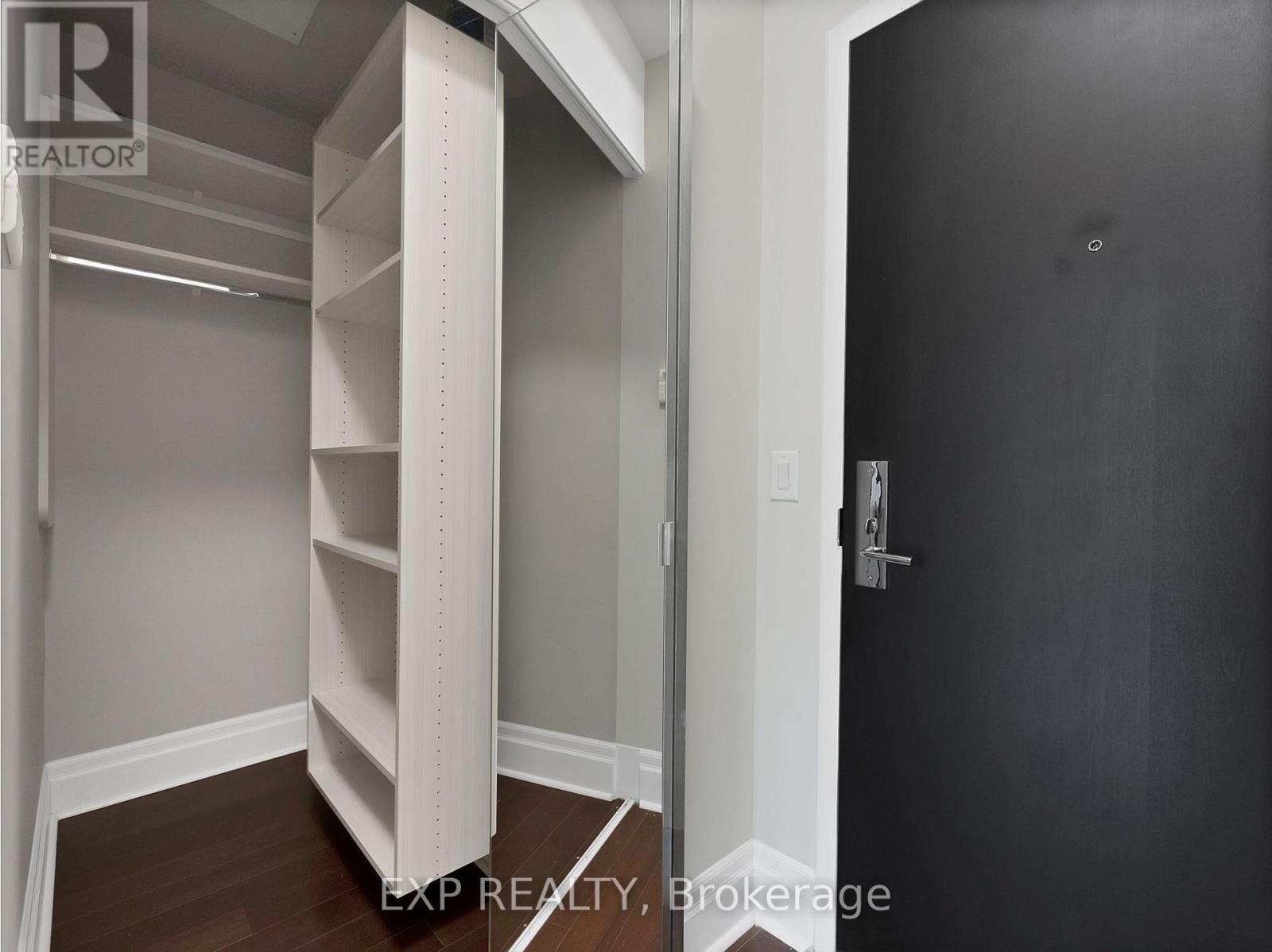#1004 131 UPPER DUKE CRESCENT - 3