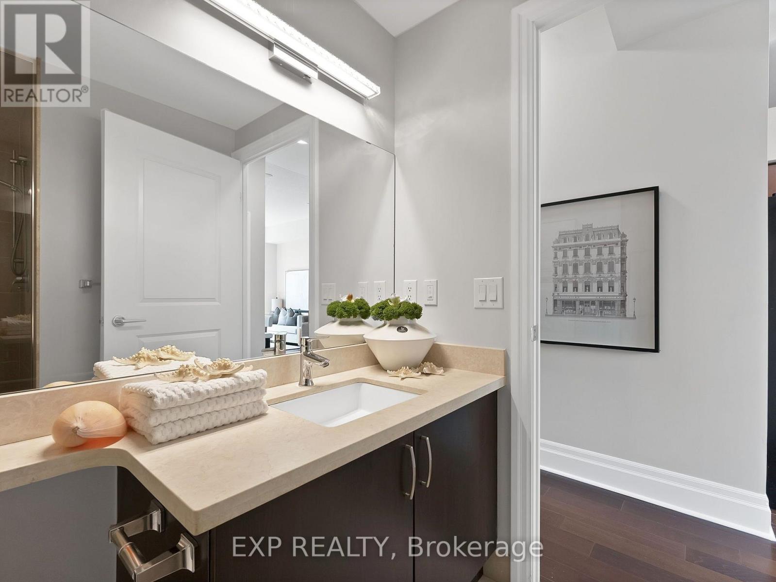 #1004 131 UPPER DUKE CRESCENT - 5