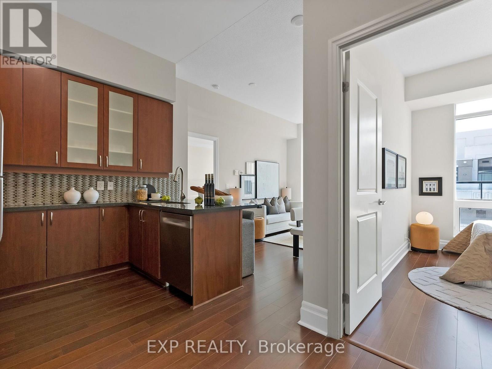 #1004 131 UPPER DUKE CRESCENT - 7