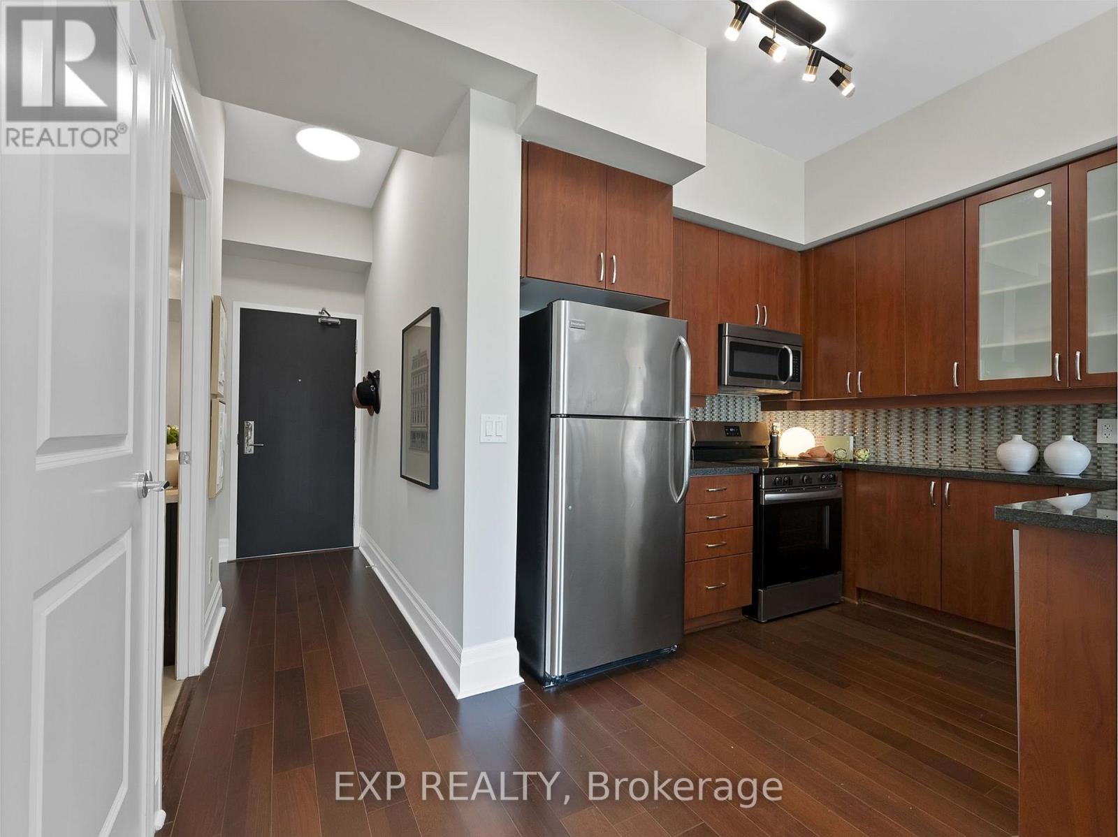 #1004 131 UPPER DUKE CRESCENT - Image 8
