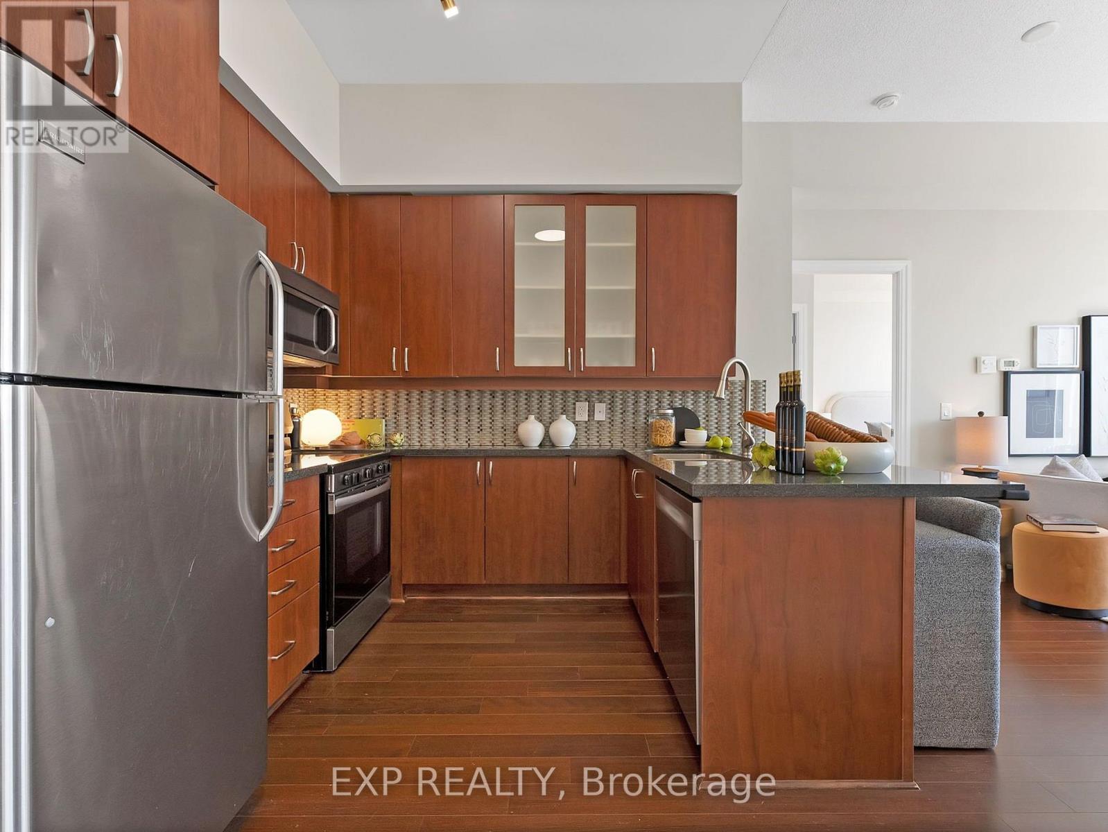 #1004 131 UPPER DUKE CRESCENT - 9