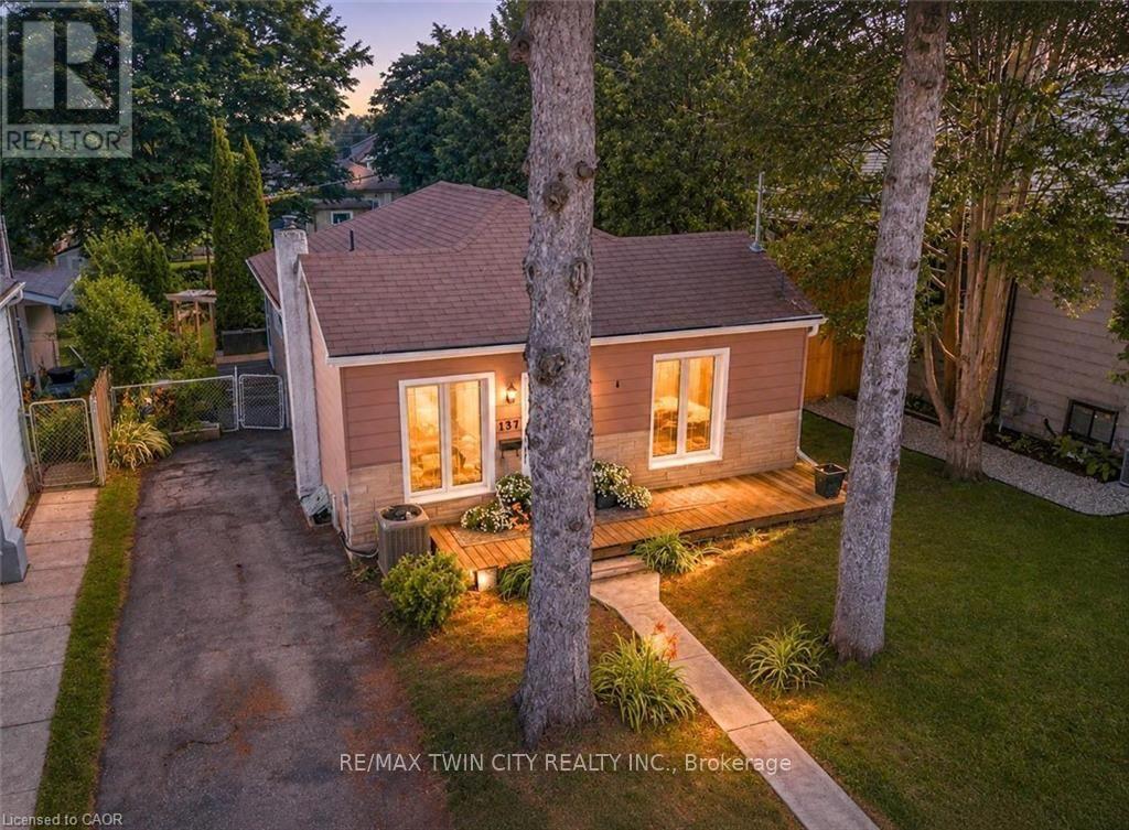 137 FRANCIS STREET — photo 2